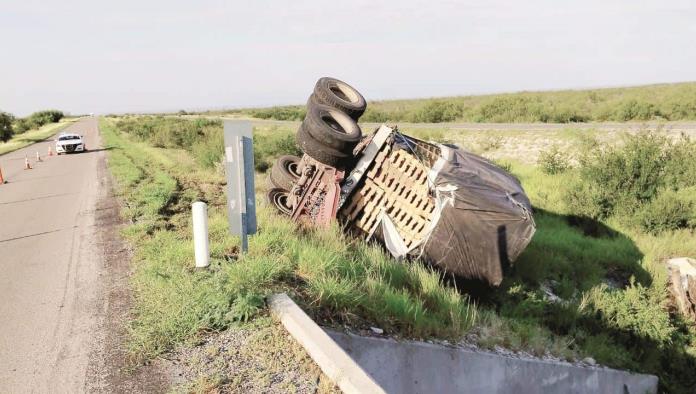 Volcadura de tráiler en carretera PREMIER segundo accidente en menos de 24 horas