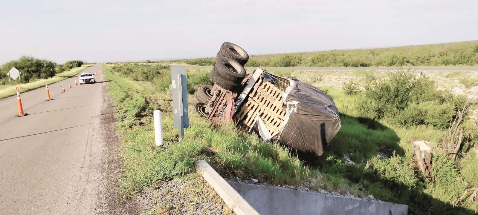 Volcadura de tráiler en carretera PREMIER segundo accidente en menos de 24 horas