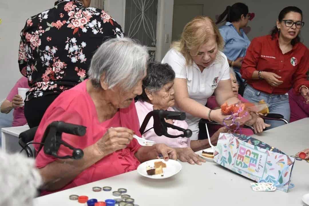 Lleva PRI alegría al Asilo de Ancianos