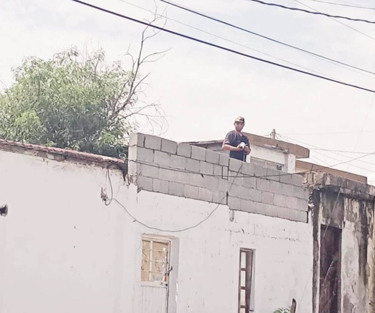 Envían a refugiados de anexo a Nuevo León