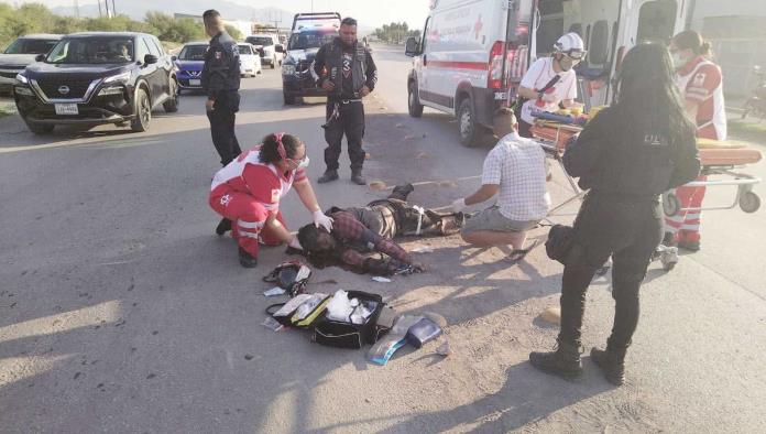 ‘Vuelan huesos’ de motociclista