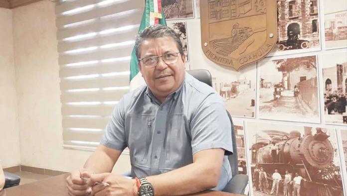 Pide Piña plan para reparación de tuberías