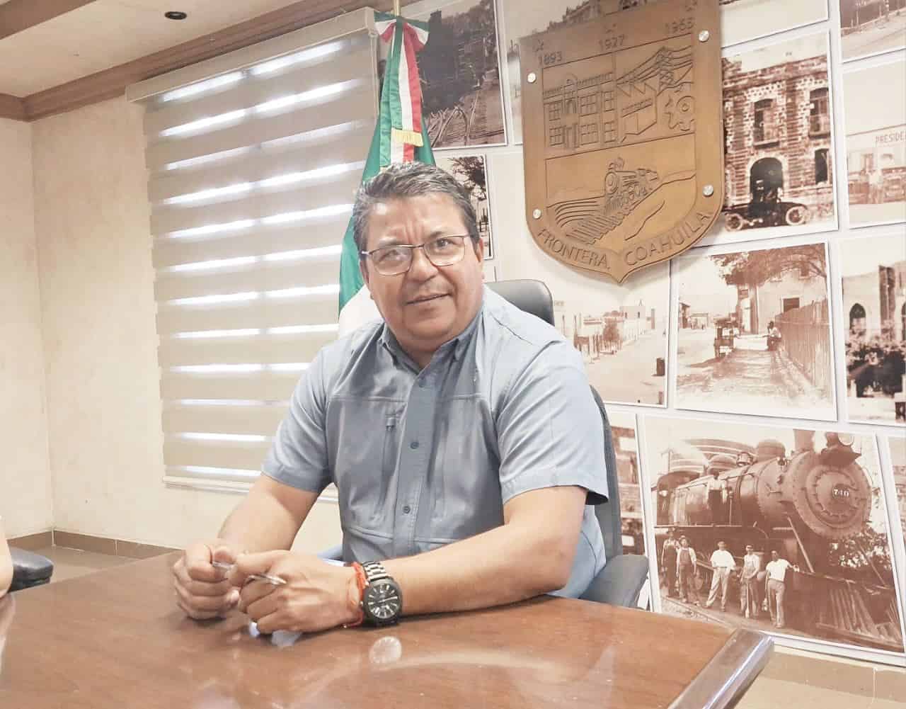 Pide Piña plan para reparación de tuberías
