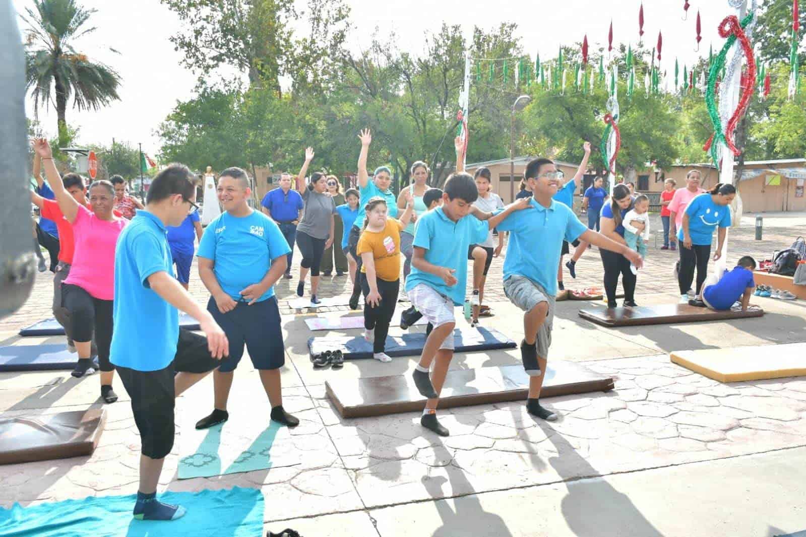 Inicia el Mes de la Discapacidad en Nava con Emotiva Sesión de Yoga