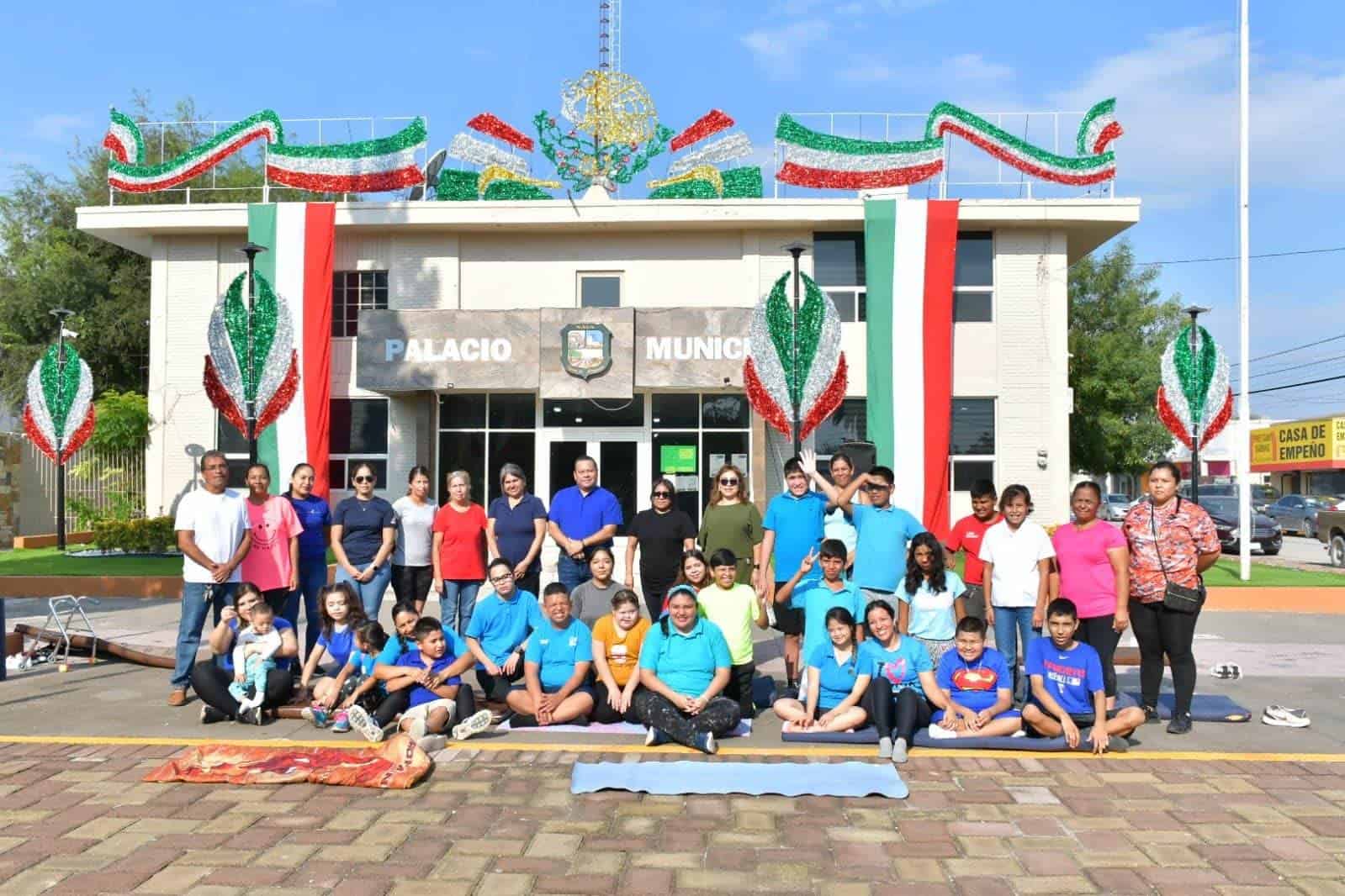 Inicia el Mes de la Discapacidad en Nava con Emotiva Sesión de Yoga