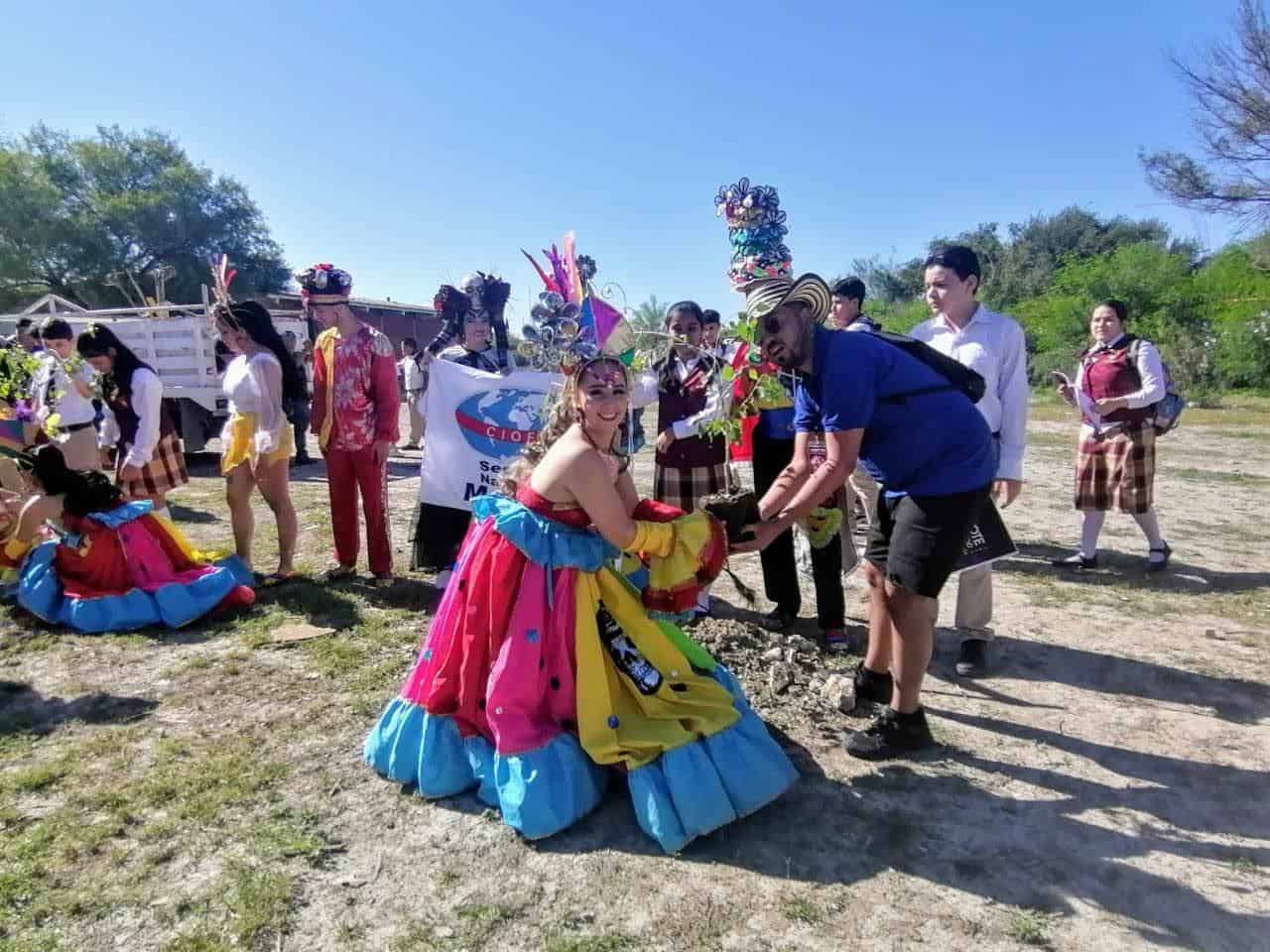 Celebran Mitote 2024: Ceremonia de Plantación del Árbol por La Paz en Acuña