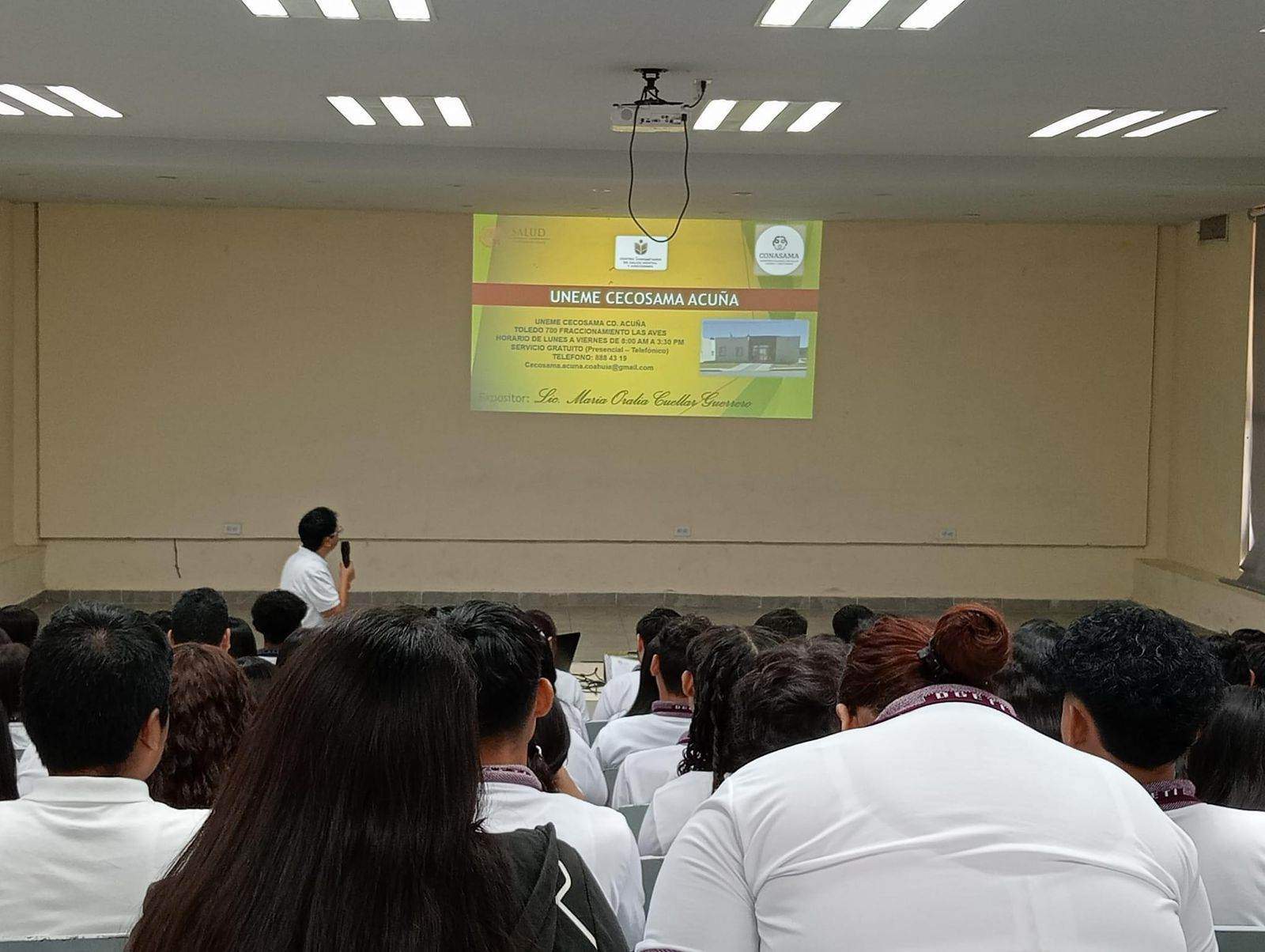 Conferencia en Ciudad Acuña Aborda la Prevención del Suicidio y las Adicciones en Jóvenes