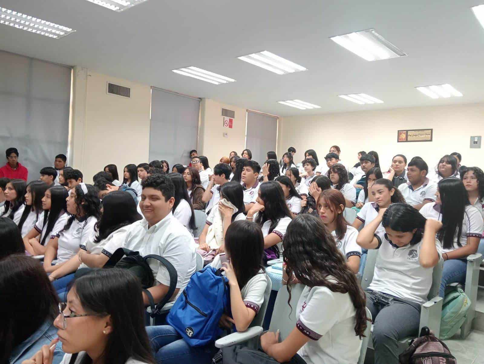 Conferencia en Ciudad Acuña Aborda la Prevención del Suicidio y las Adicciones en Jóvenes