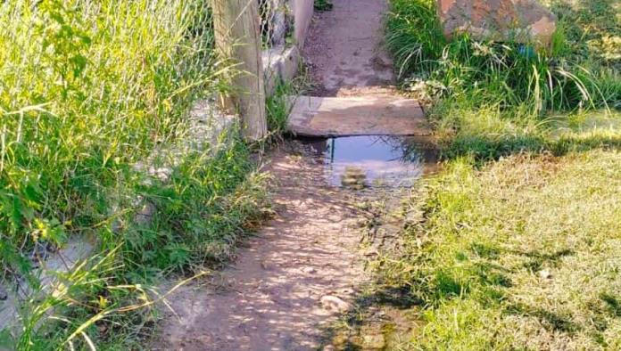 Continúan Problema de Drenaje Colapsado en Fraccionamiento Los Montes