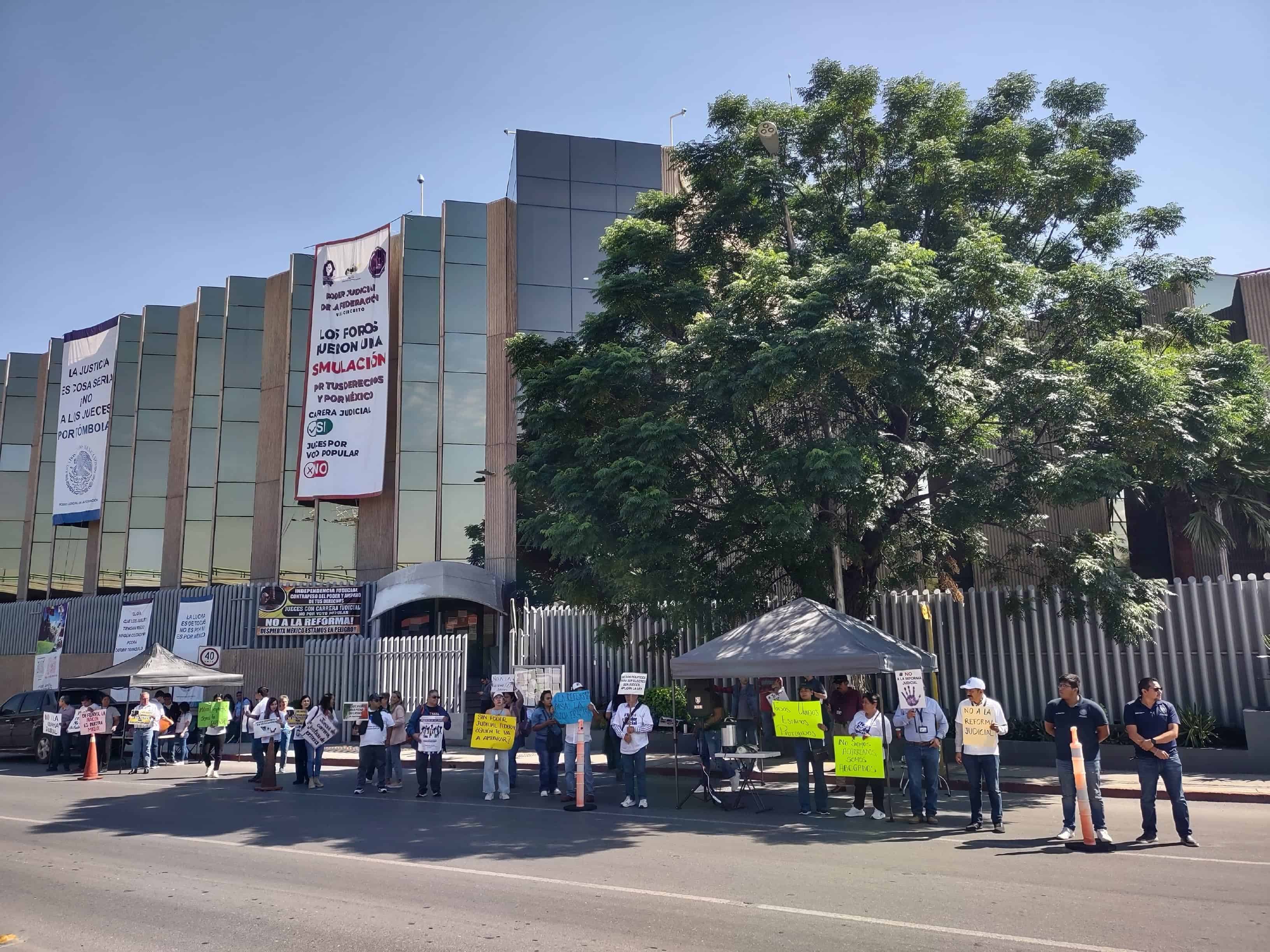 Mantienen protesta en el PJF en Coahuila