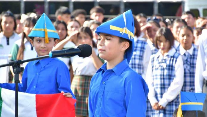 Nava Celebra con Entusiasmo el 214 Aniversario de la Independencia con un Emotivo Desfile