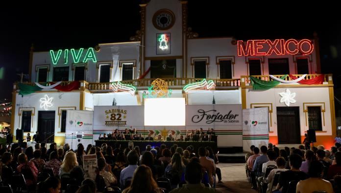 Sabinas celebra 82 años de ser ciudad con sesión solemne  y reconocimientos