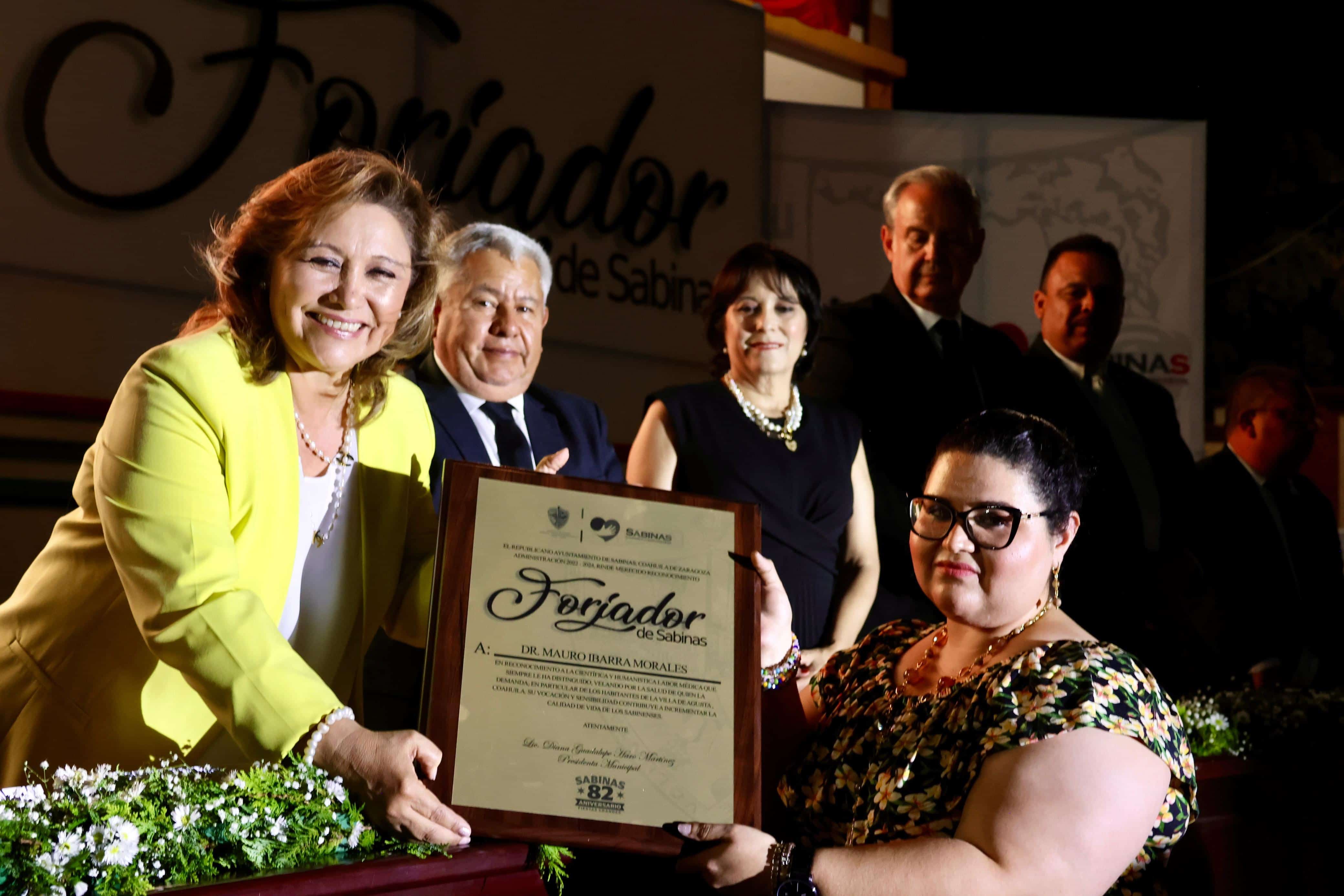 Sabinas celebra 82 años de ser ciudad con sesión solemne  y reconocimientos