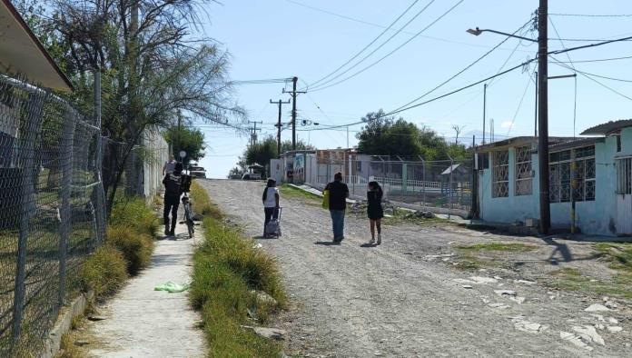 Incendio en escuela; evacuan a alumnos