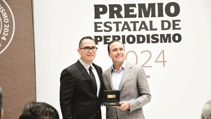 La Voz recibe dos preseas; Reconoce Gobernador a periodistas de Coahuila