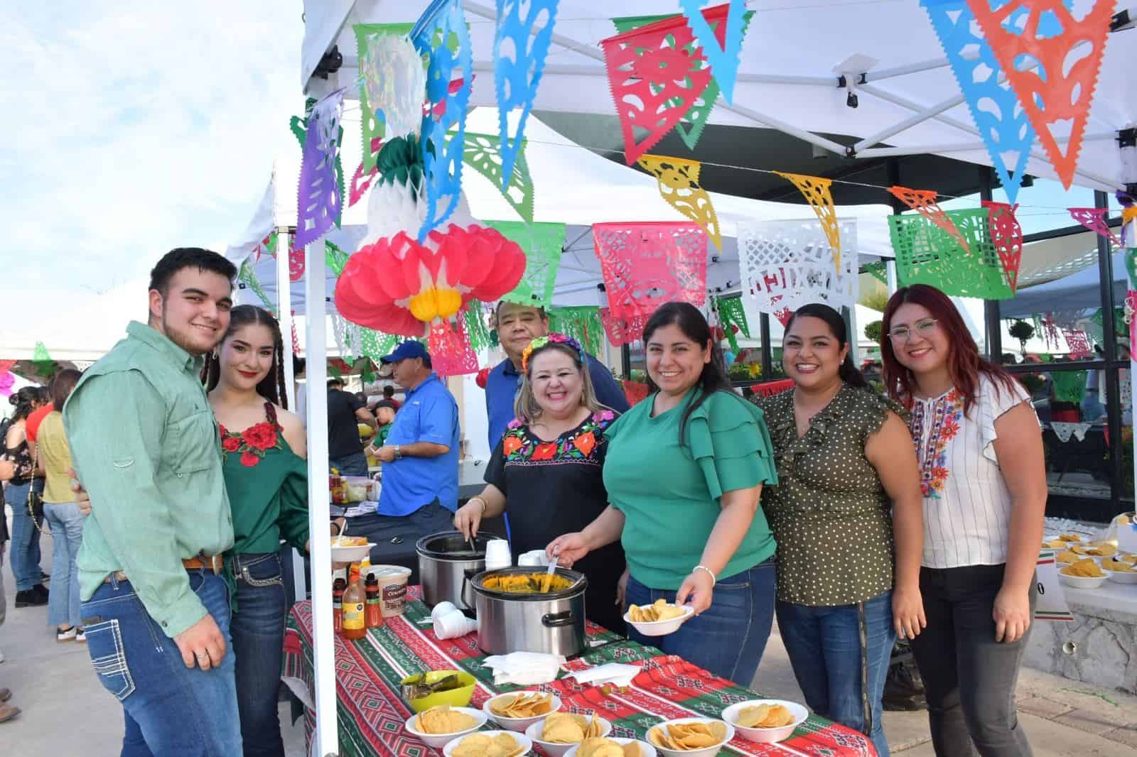 Celebración del Día de la Independencia en la UTNC une a estudiantes y docentes