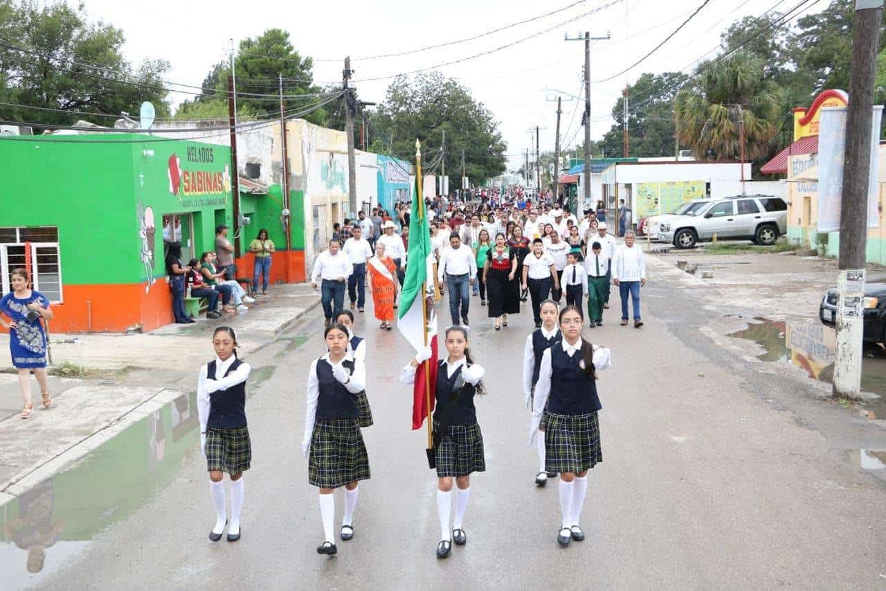 Celebran Independencia con Desfile y Ceremonia en Nava