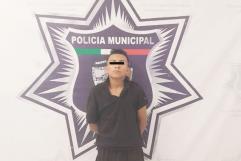 Insulta a policías y lo detienen