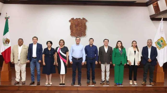 Se reúne Manolo con los alcaldes electos Se reúne Manolo con los alcaldes electos