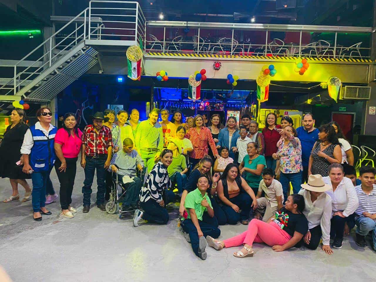 La participación de diversas áreas del ayuntamiento, junto con la colaboración de empresas locales, permitió ofrecer una celebración inclusiva, destacando la importancia de trabajar en equipo para eventos de esta magnitud.