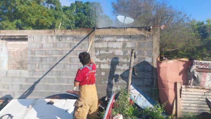 Incendio en vivienda moviliza a bomberos en Allende