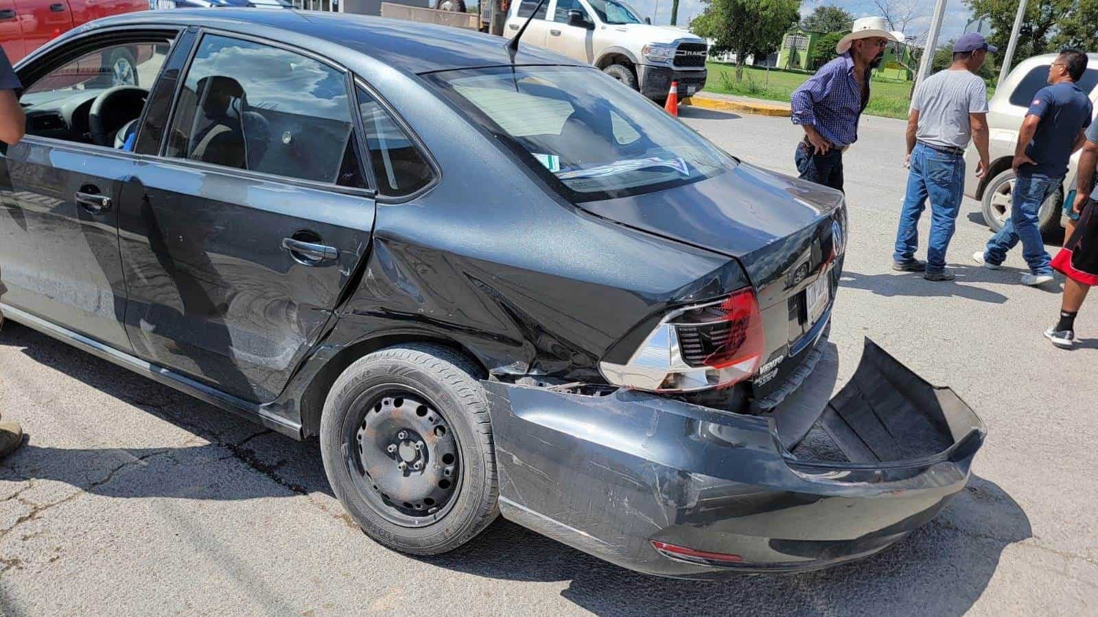 Accidente entre Tres Vehículos en Nava deja una persona lesionada