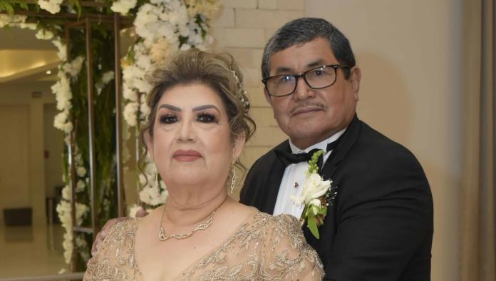 Celebran sus bodas de oro