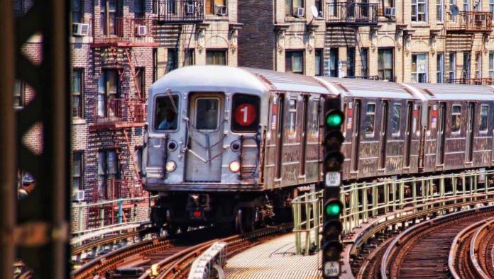 Adolescentes se roban tren del metro de Nueva York