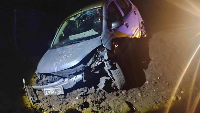 Deja accidente a 4 jóvenes heridos