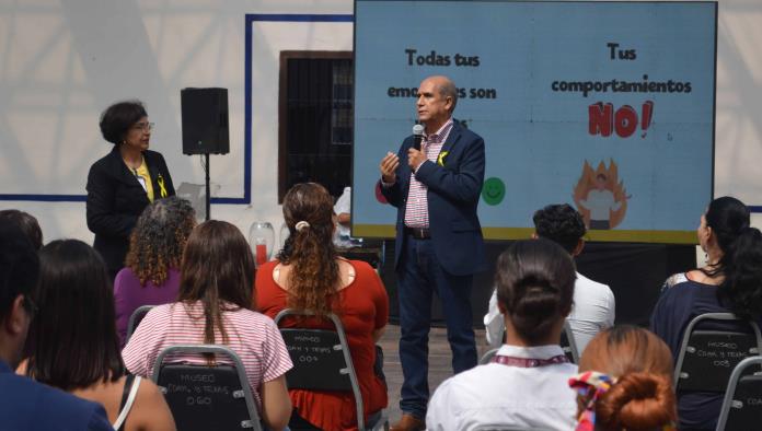 Realizan taller de prevención del suicidio