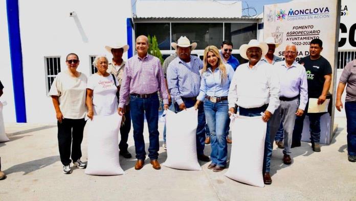 Entrega municipio avena forrajera