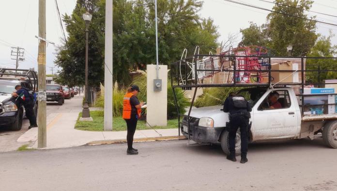 Realizan operativos para detectar adeudos vehiculares en Nava