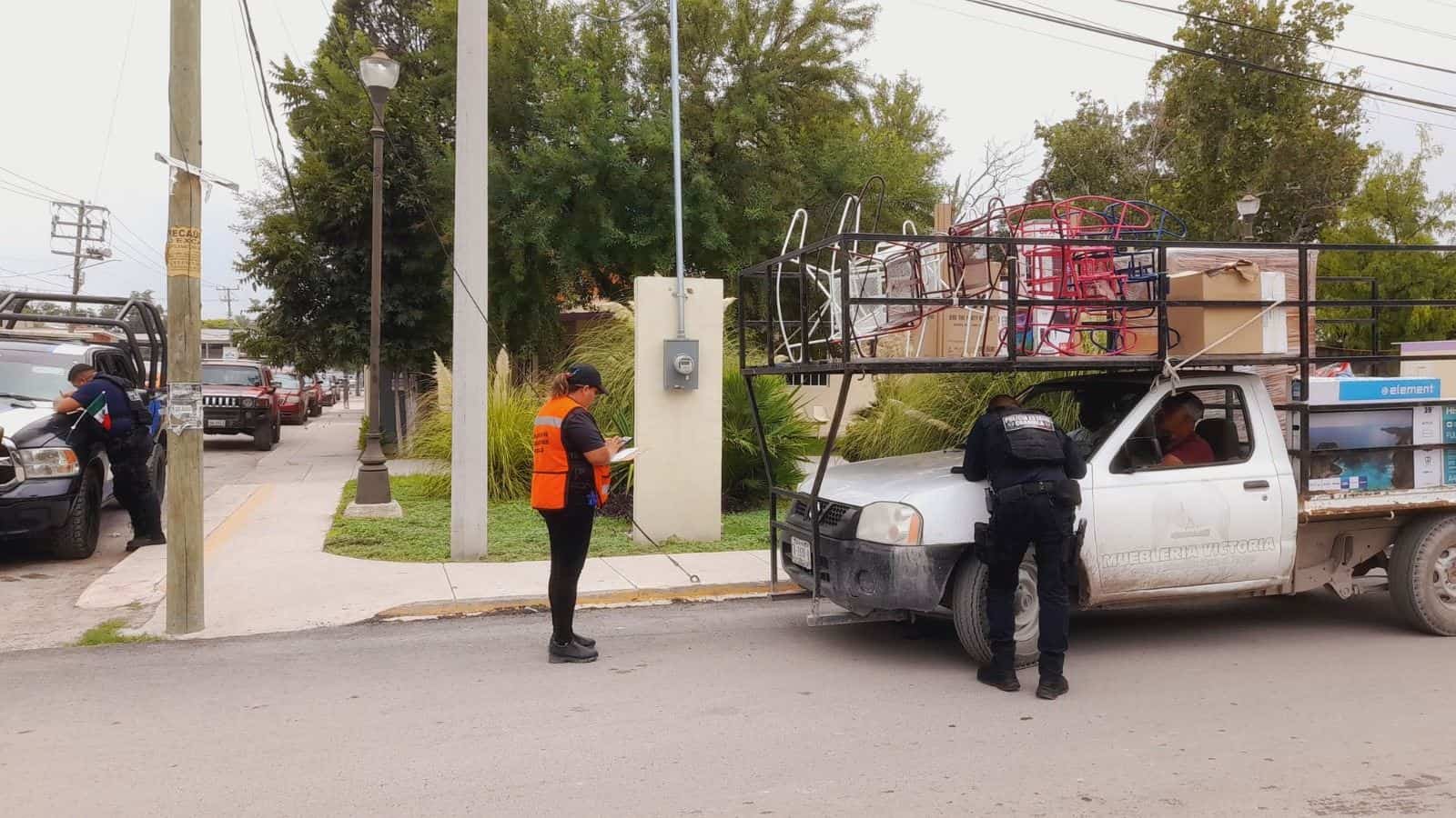 Realizan operativos para detectar adeudos vehiculares en Nava