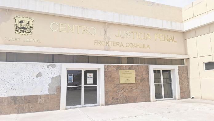 Amenaza a su esposa con quemar vivienda