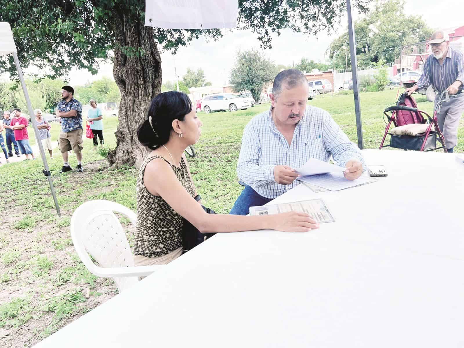 Brindan asesorías gratuitas en el ramo jurídico a familias de Múzquiz.