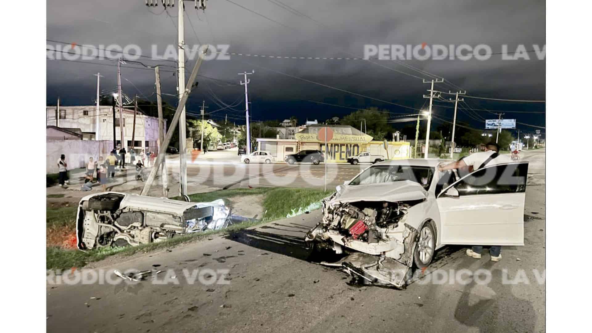 Buscan acuerdo entre conductores tras accidente en el libramiento Román Cepeda.