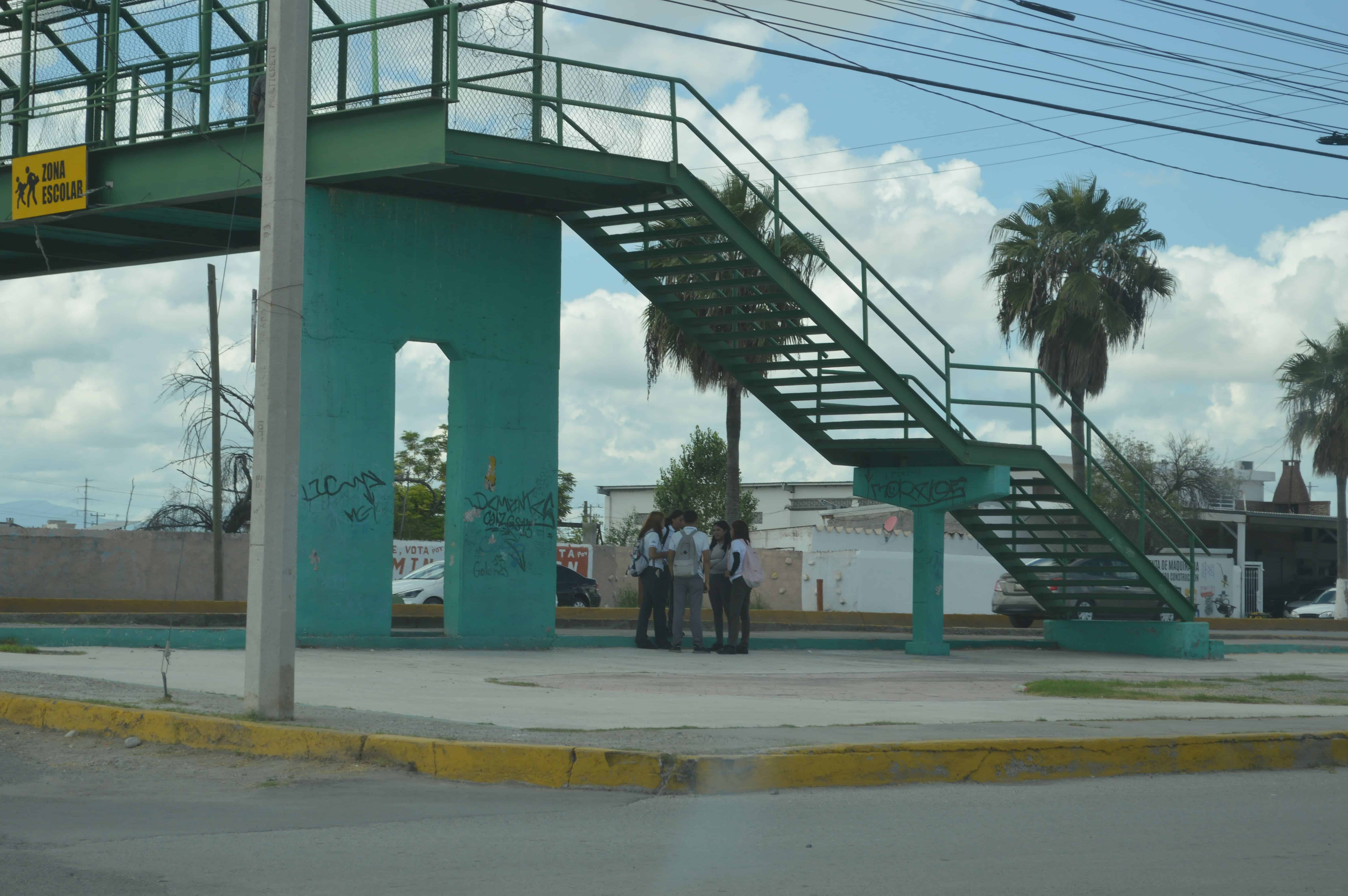 Los alumnos tienen que pagar doble transporte para poder llegar al plantel.