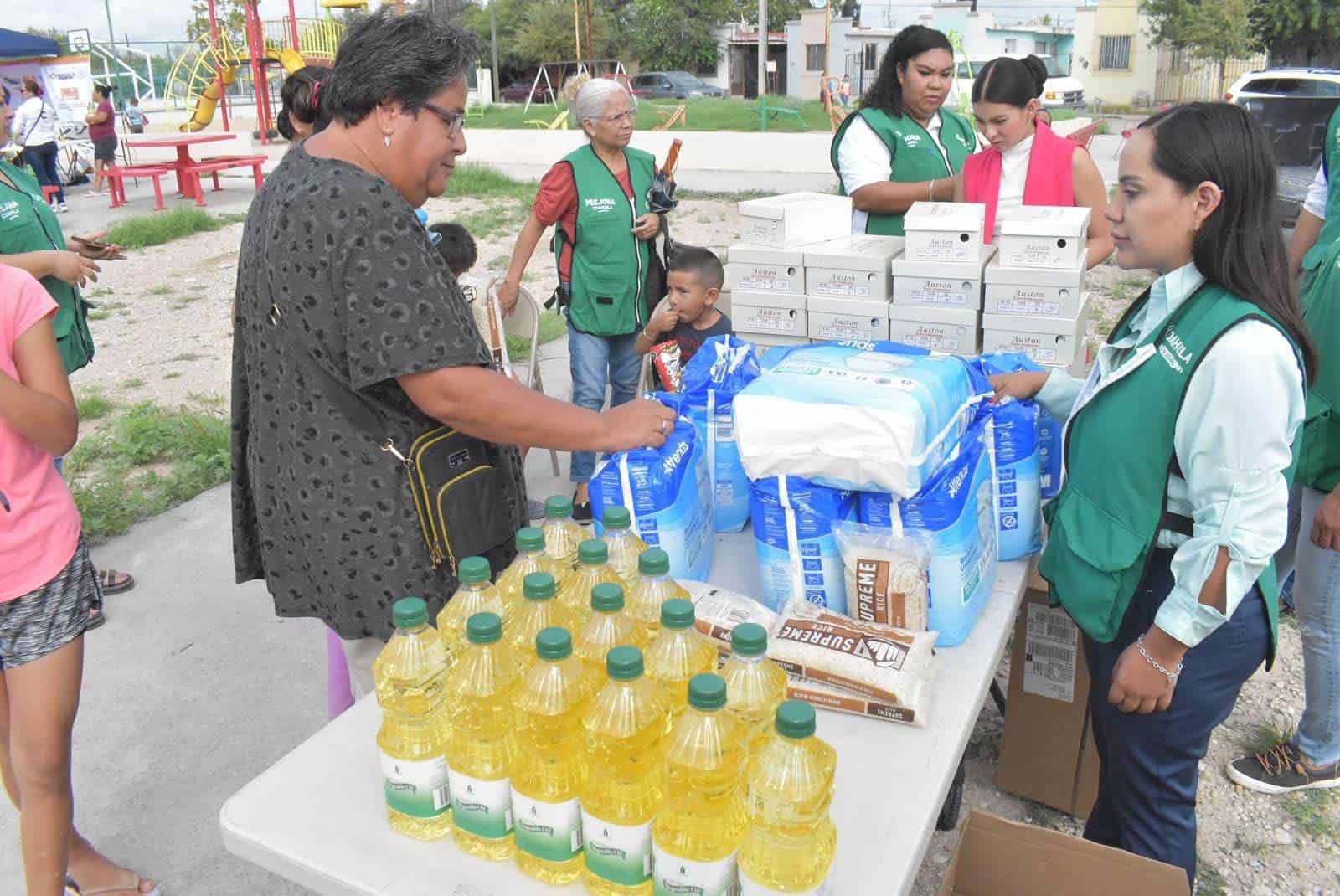 Se realiza exitosa brigada de salud en la plaza Ferromex de Nava