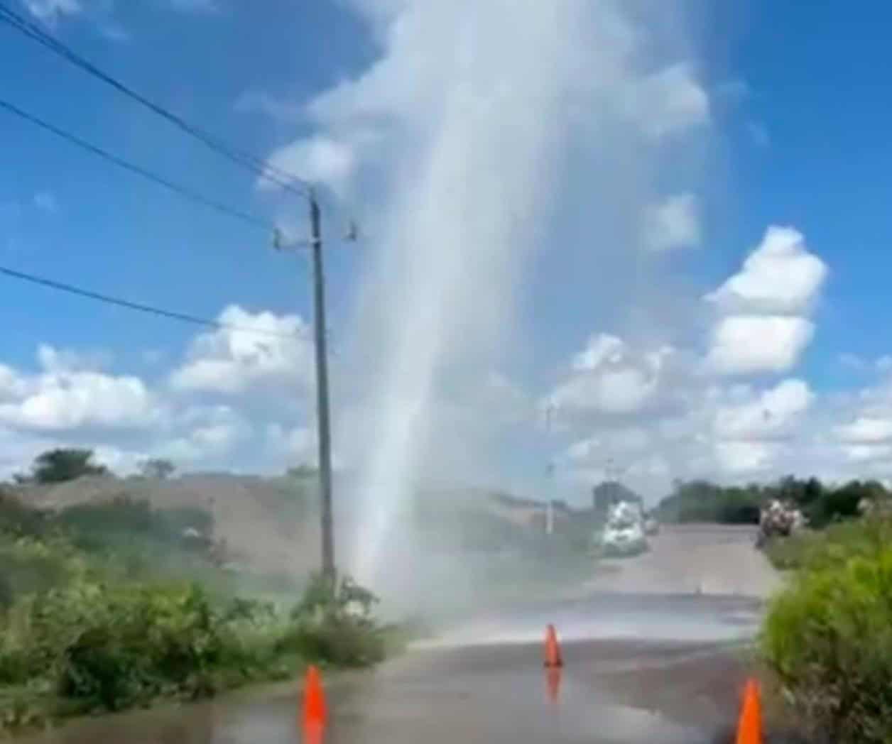 Daño a tubería general afecta abasto de agua en la región carbonífera