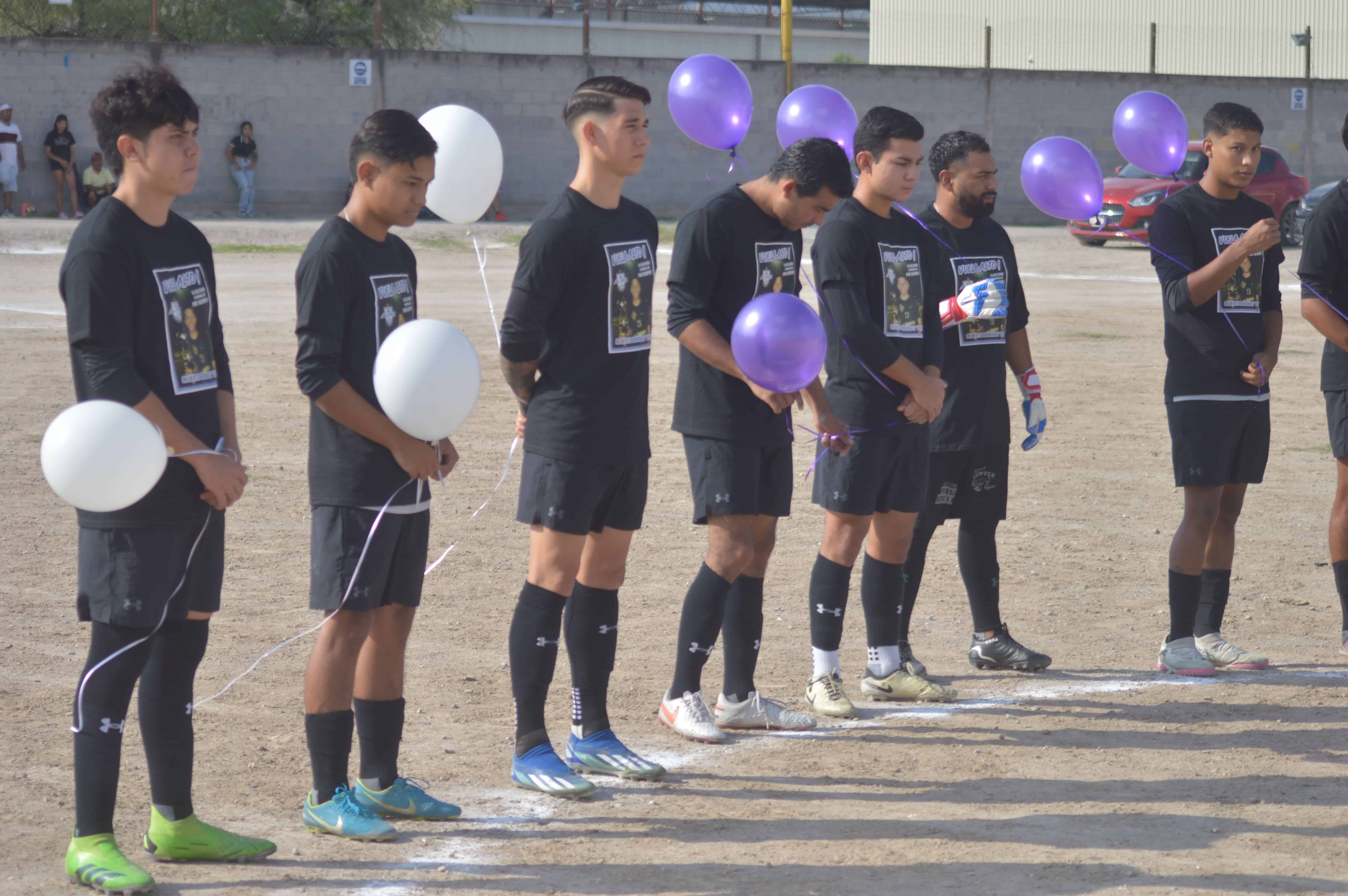 Antes del inicio del juego, Alpine y Necaxa le rindieron un homenaje póstumo a Julio Alberto “Cuyo” Rodríguez.