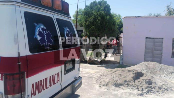 Hallan a adulto mayor sin vida, envuelto en una cobija y con quemaduras