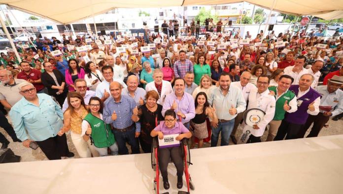 Inicia manolo entrega de la tarjeta de la salud popular en Coahuila