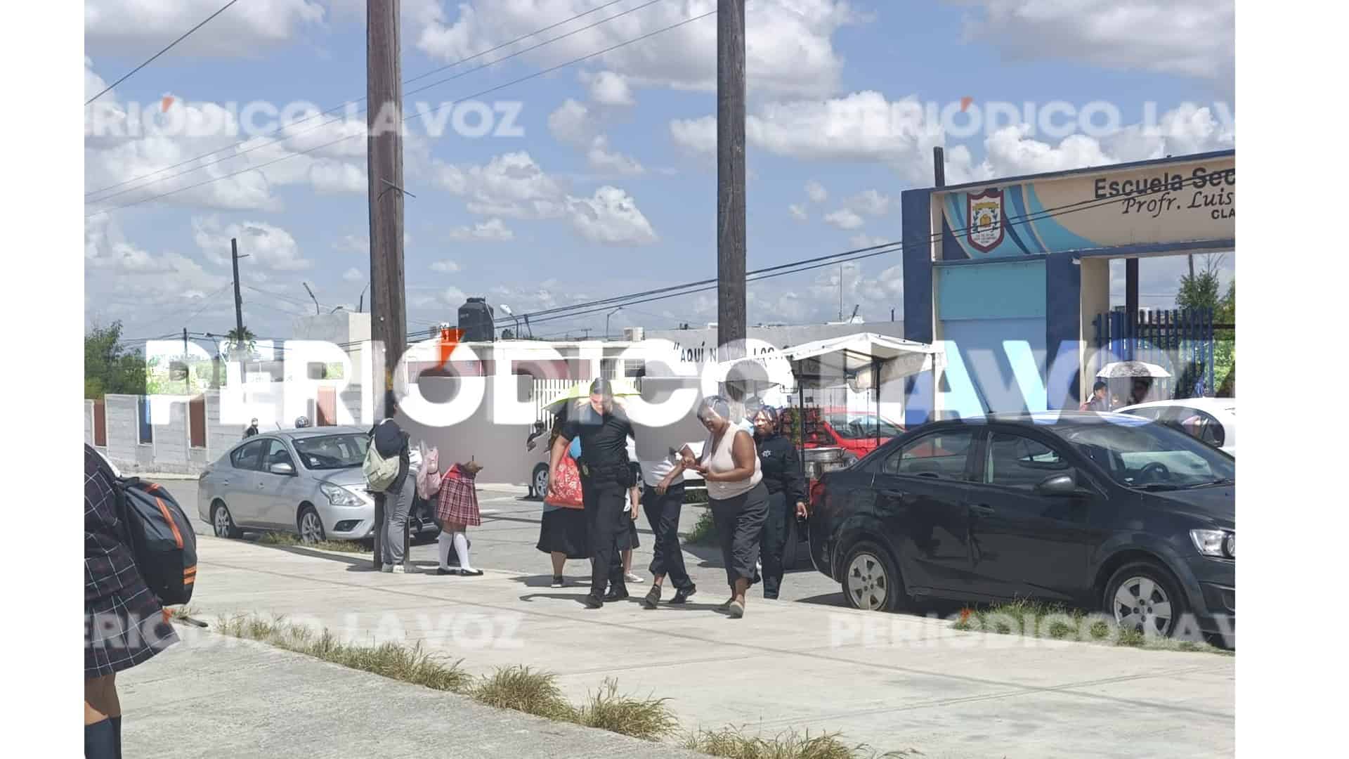 El menor fue auxiliado por la Policía Escolar, luego que un raudo conductor le pasara una llanta por encima de un pie.