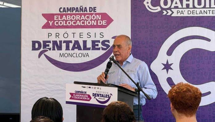 Realizan jornada de prótesis dentales