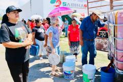 Entregó Alcaldesa más de 3 mil litros de pintura