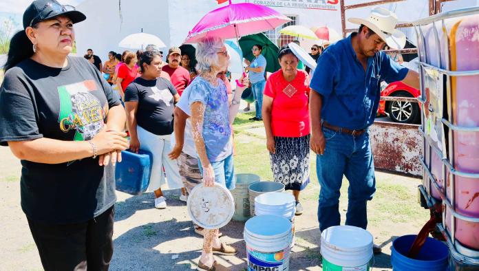 Entregó Alcaldesa más de 3 mil litros de pintura