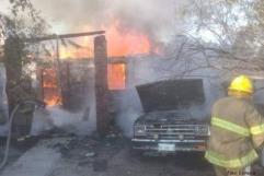 Incendio en Nava deja daños totales en vivienda