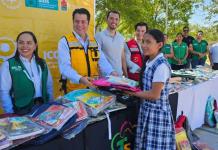 Entregan mochilas y útiles escolares en Río Escondido para Impulsar la Educación