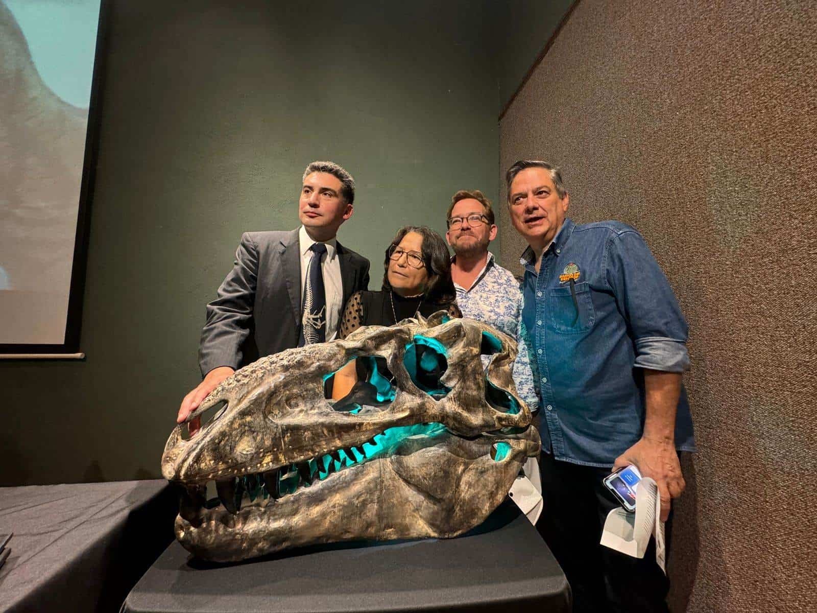 Un equipo de paleontólogos del Museo del Desierto (MUDE) dio a conocer un reciente hallazgo  de tiranosairio.