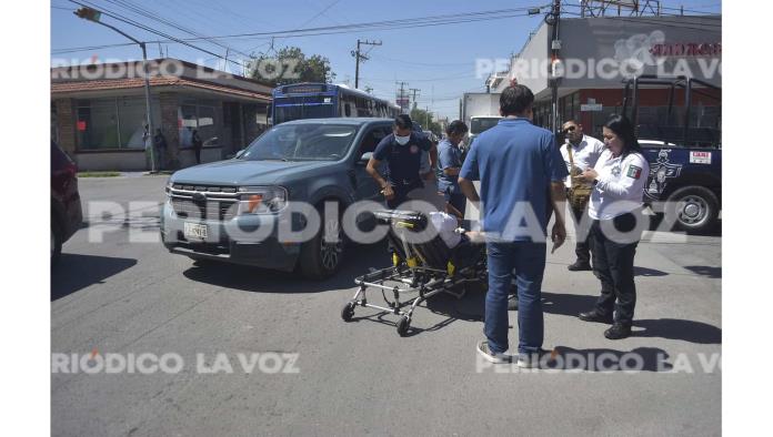 Embiste vendedor de seguros a alumna de la 1